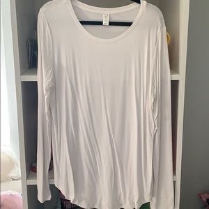 Long sleeved white tee